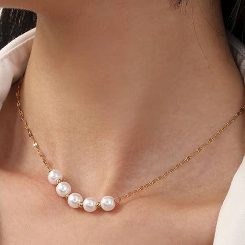 Classic Pearl Necklace